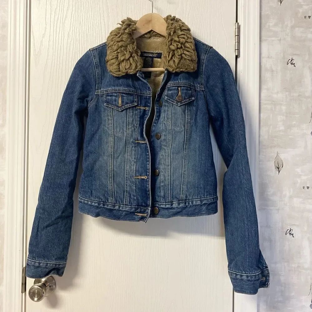 Abercrombie & Fitch Sherpa lined Denim Jacket